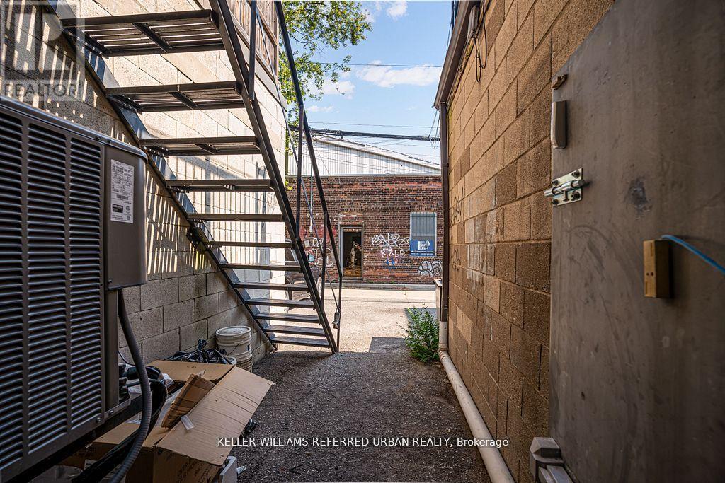 499 Danforth Avenue, Toronto, Ontario  M4K 1P5 - Photo 13 - E12823372