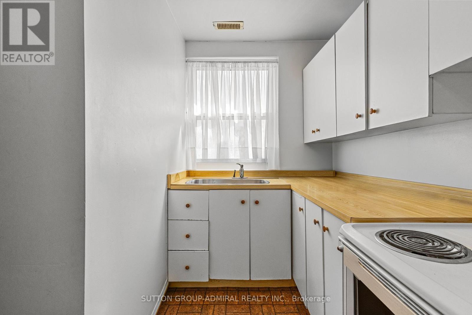 6745 Main Street, Whitchurch-Stouffville, Ontario  L4A 6B5 - Photo 28 - N12824322