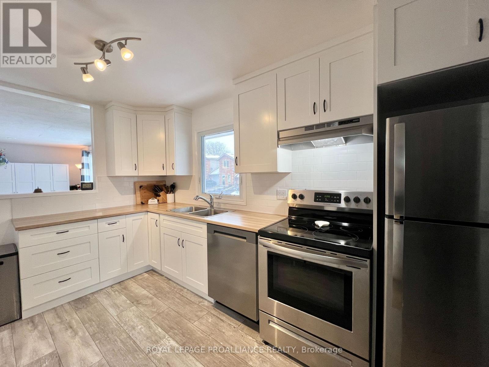 14 South Park Street, Quinte West, Ontario  K0K 2C0 - Photo 10 - X12812594