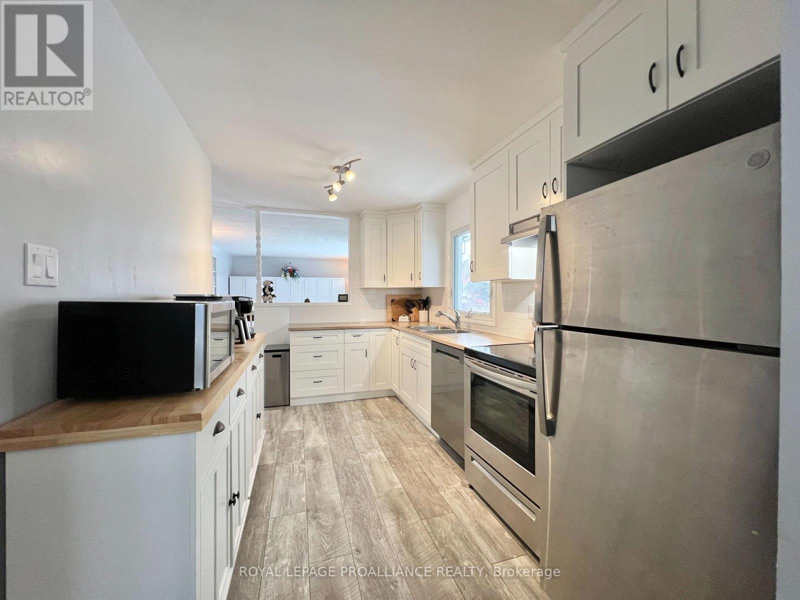 14 South Park Street, Quinte West, Ontario  K0K 2C0 - Photo 9 - X12812594