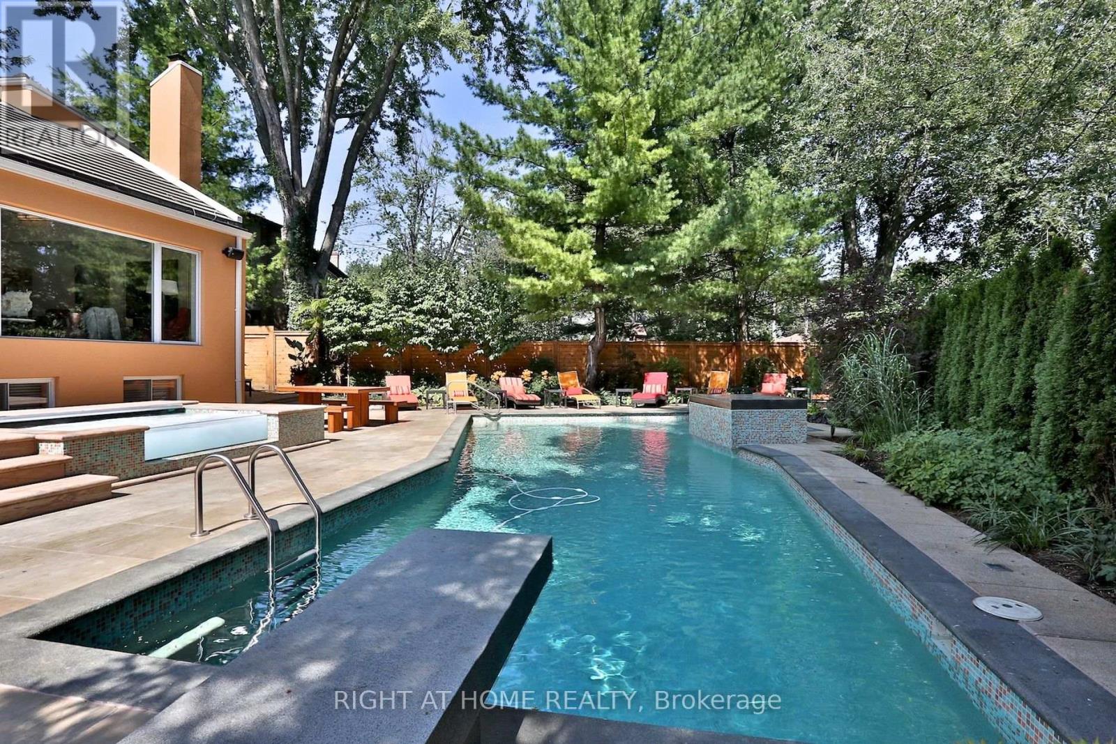 1 Friars Lane, Toronto, Ontario  M9A 1T6 - Photo 41 - W12821764