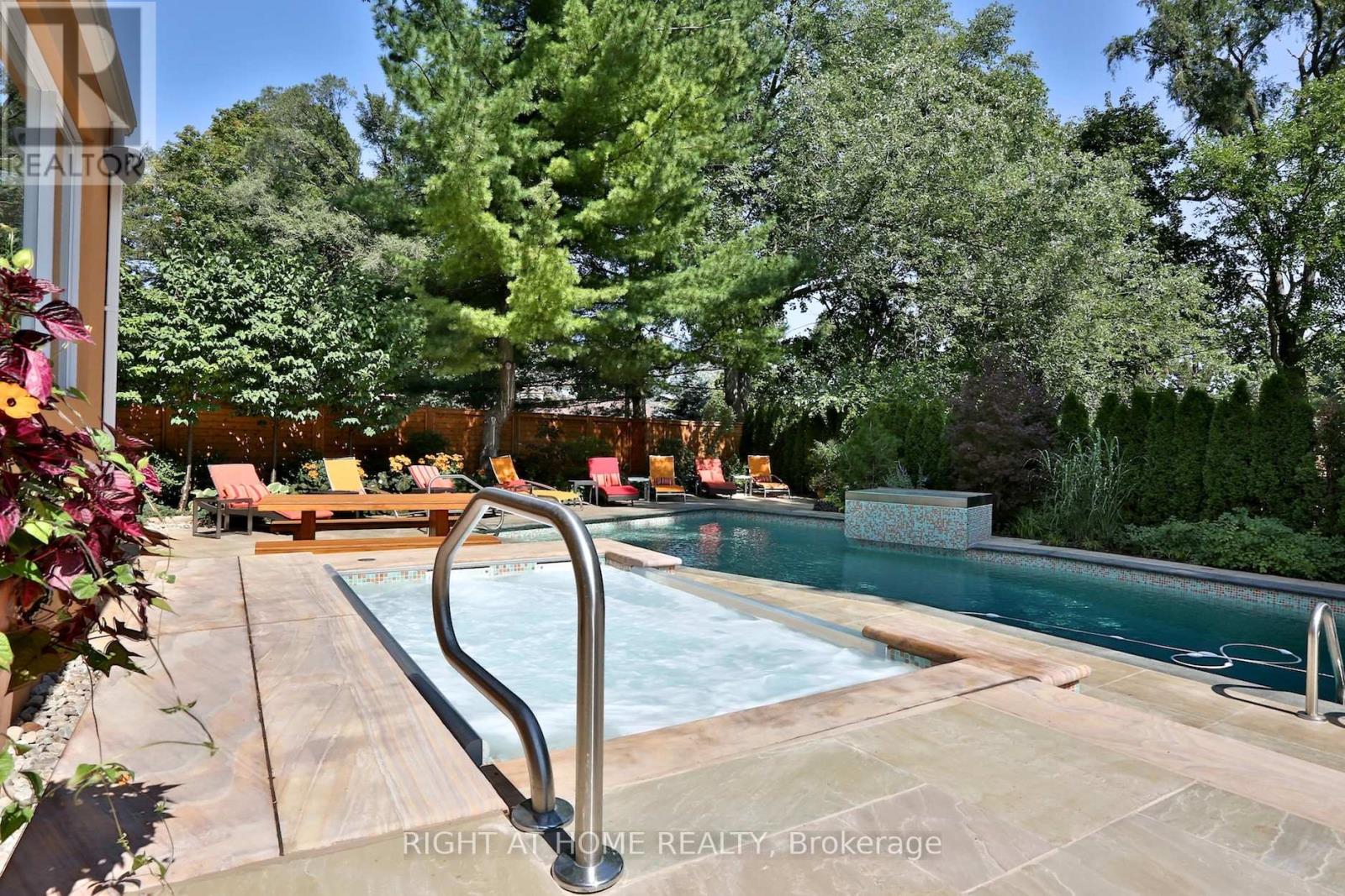 1 Friars Lane, Toronto, Ontario  M9A 1T6 - Photo 43 - W12821764