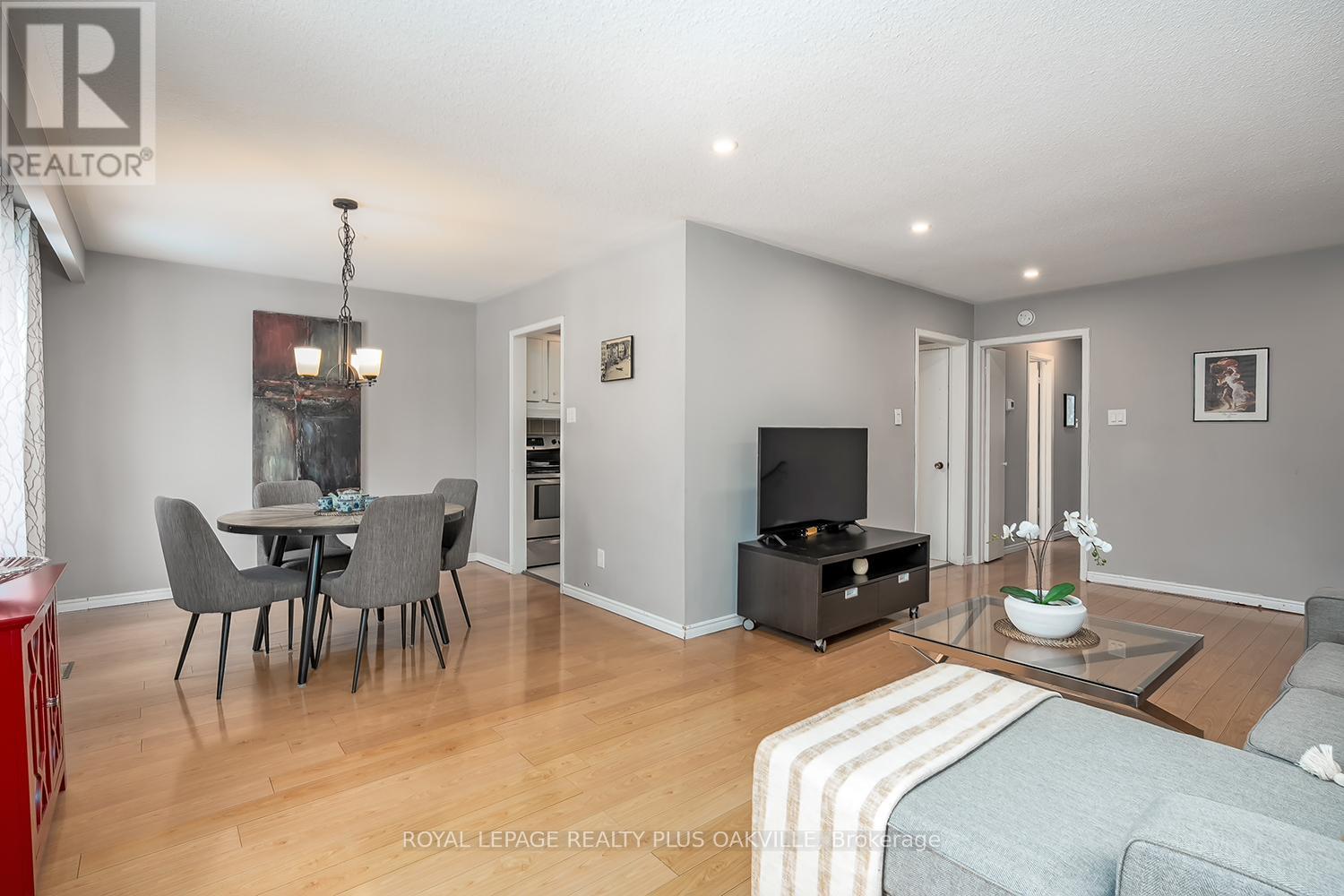 2339 Hixon Street, Oakville, Ontario  L6L 1T7 - Photo 10 - W12824452