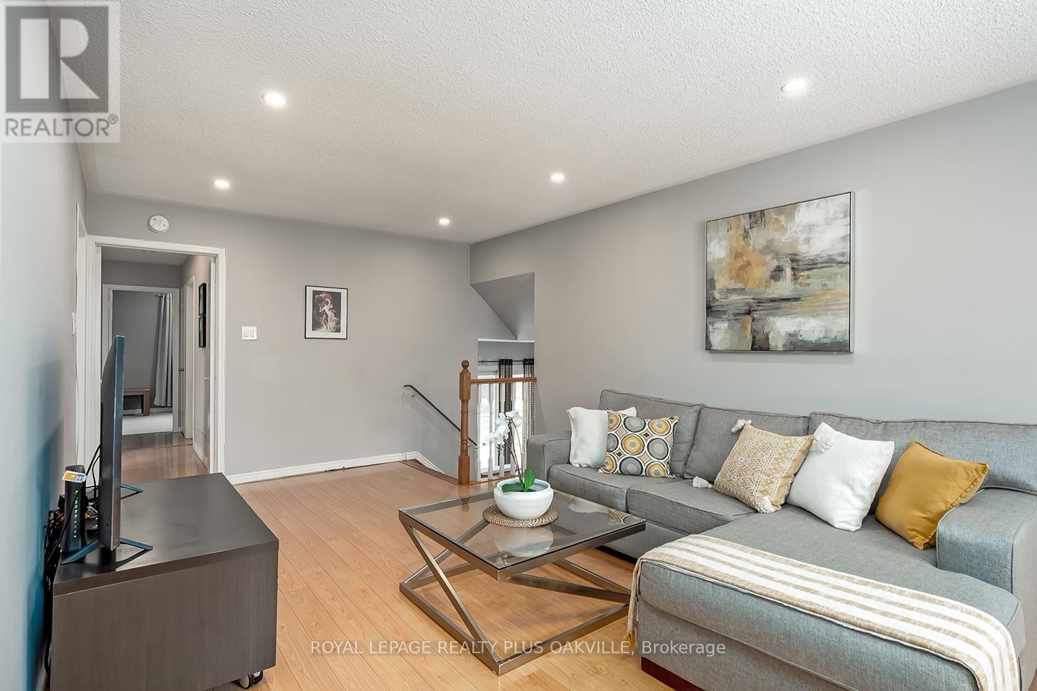 2339 Hixon Street, Oakville, Ontario  L6L 1T7 - Photo 11 - W12824452