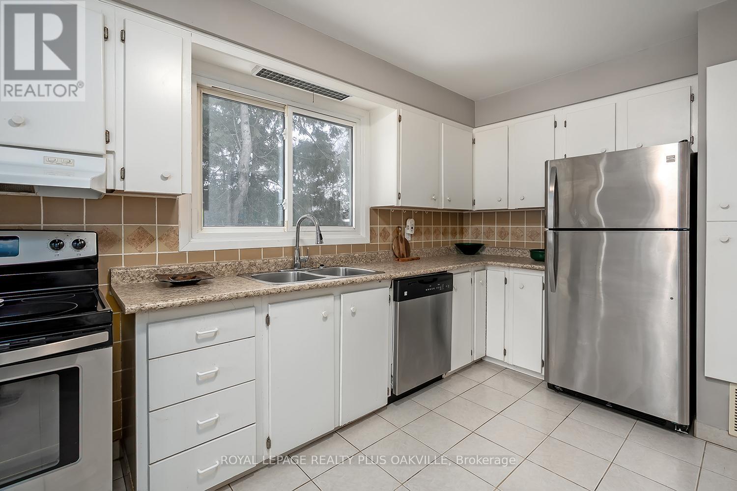 2339 Hixon Street, Oakville, Ontario  L6L 1T7 - Photo 16 - W12824452