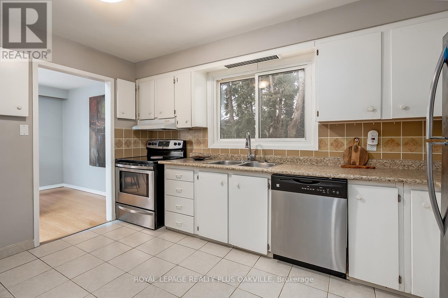 2339 Hixon Street, Oakville, Ontario  L6L 1T7 - Photo 17 - W12824452