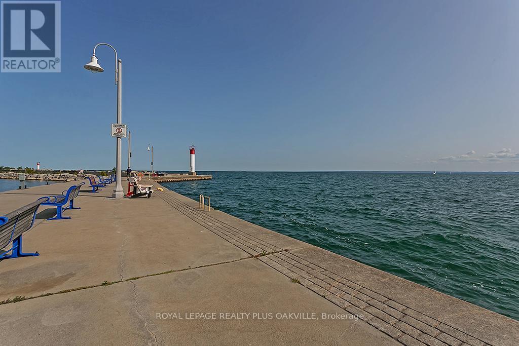 2339 Hixon Street, Oakville, Ontario  L6L 1T7 - Photo 37 - W12824452