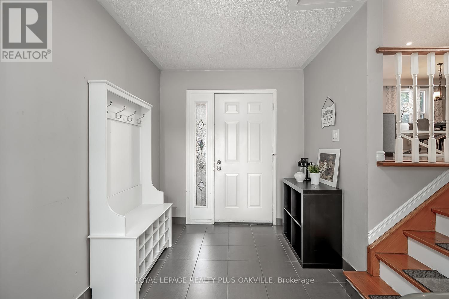 2339 Hixon Street, Oakville, Ontario  L6L 1T7 - Photo 4 - W12824452