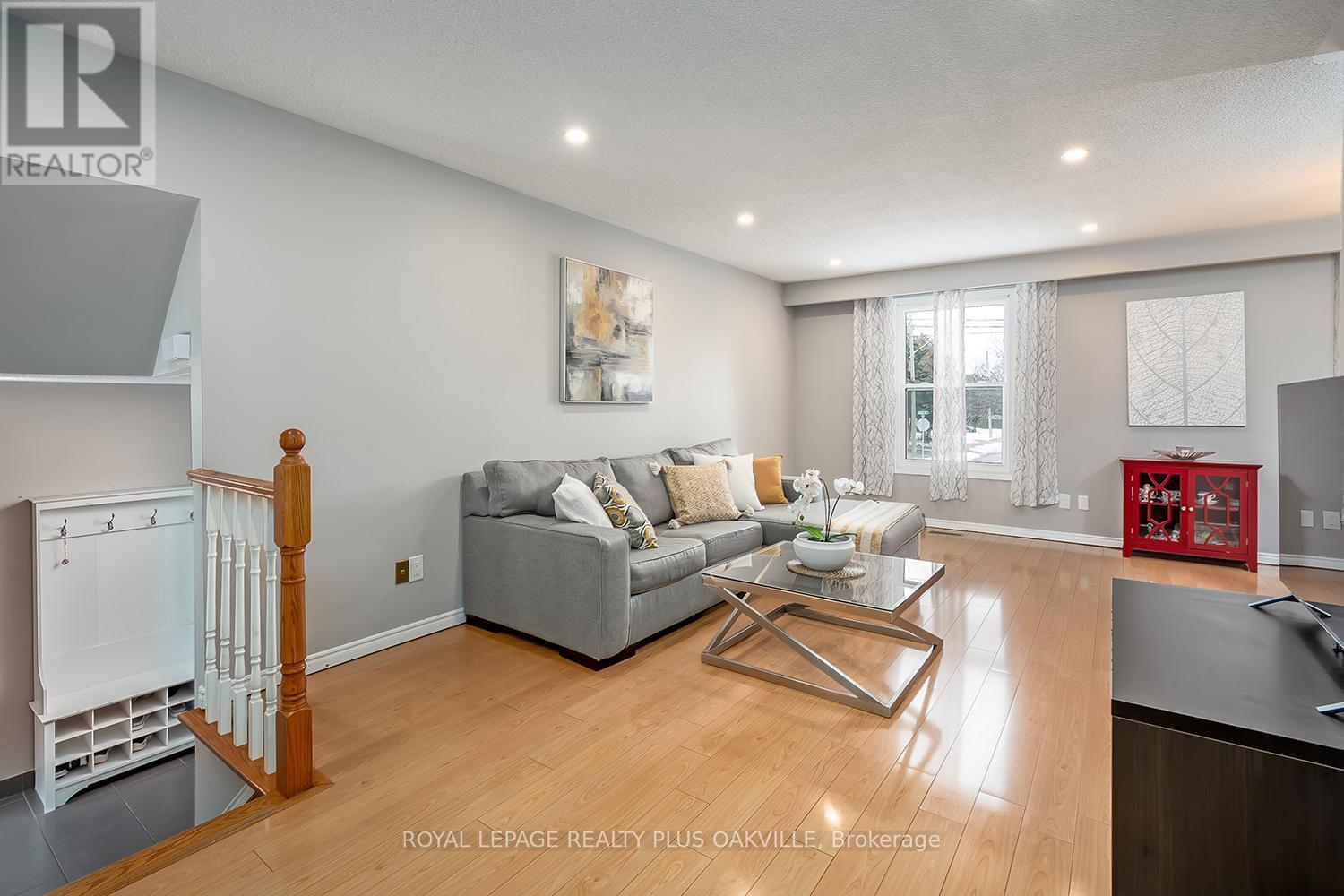 2339 Hixon Street, Oakville, Ontario  L6L 1T7 - Photo 5 - W12824452