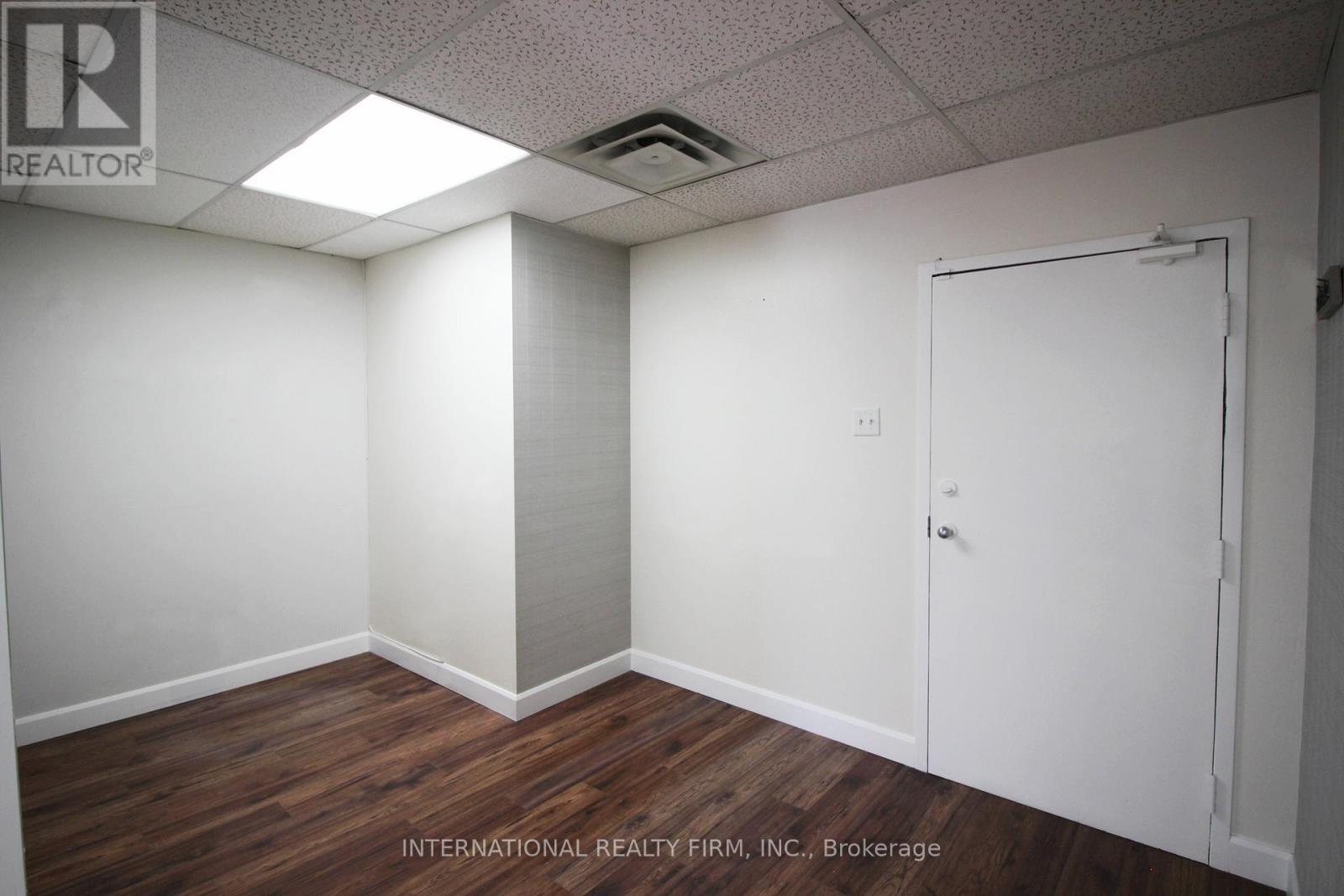 204a - 1635 Lawrence Avenue W, Toronto, Ontario  M6L 3C9 - Photo 8 - W12824476