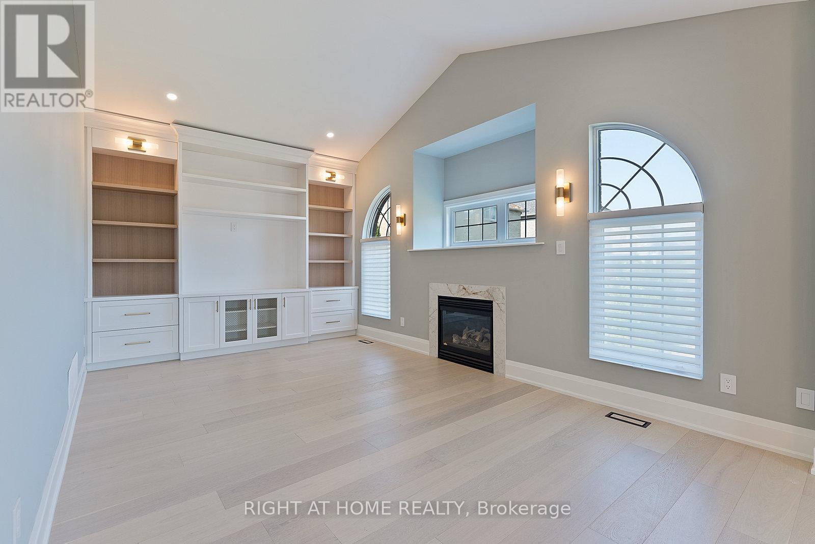 10 Riverwood Terrace, Caledon, Ontario  L7E 1S1 - Photo 3 - W12824484