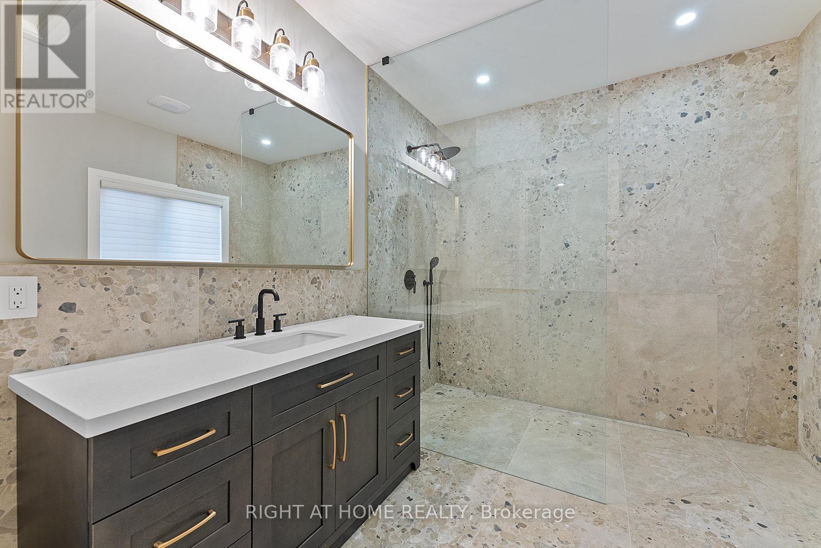 10 Riverwood Terrace, Caledon, Ontario  L7E 1S1 - Photo 9 - W12824484