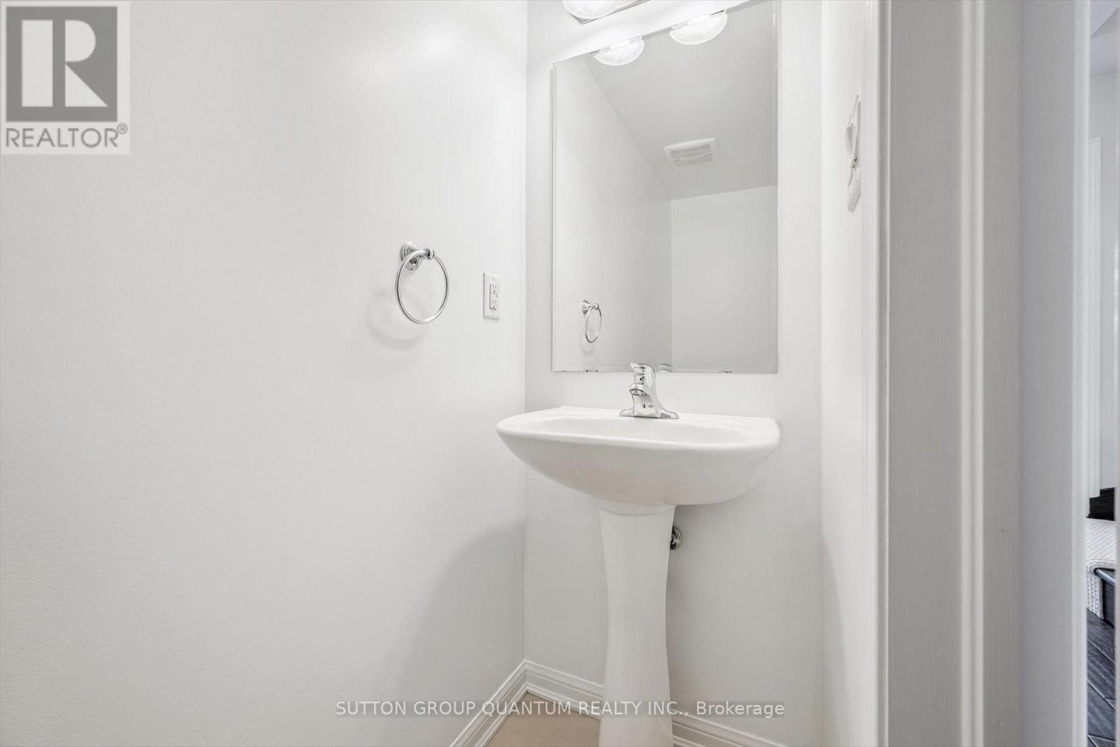 20 Deancrest Road, Brampton, Ontario  L7A 0W2 - Photo 13 - W12824530