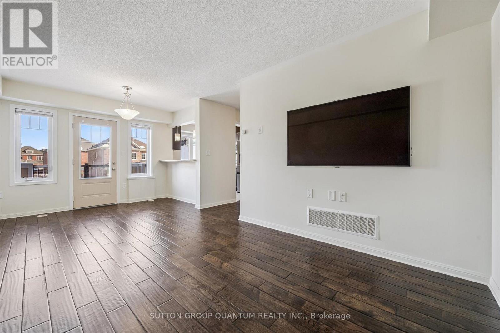 20 Deancrest Road, Brampton, Ontario  L7A 0W2 - Photo 5 - W12824530