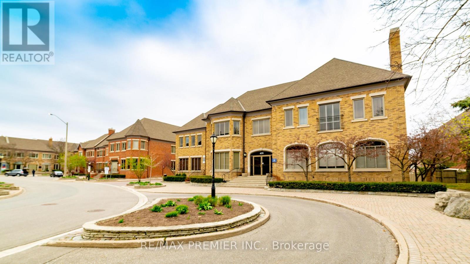 55-201 - 55 Village Centre Place, Mississauga, Ontario  L4Z 1V9 - Photo 1 - W12824592