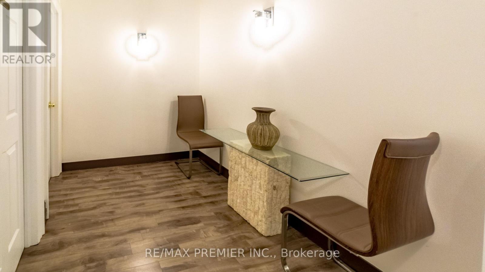 55-201 - 55 Village Centre Place, Mississauga, Ontario  L4Z 1V9 - Photo 9 - W12824592