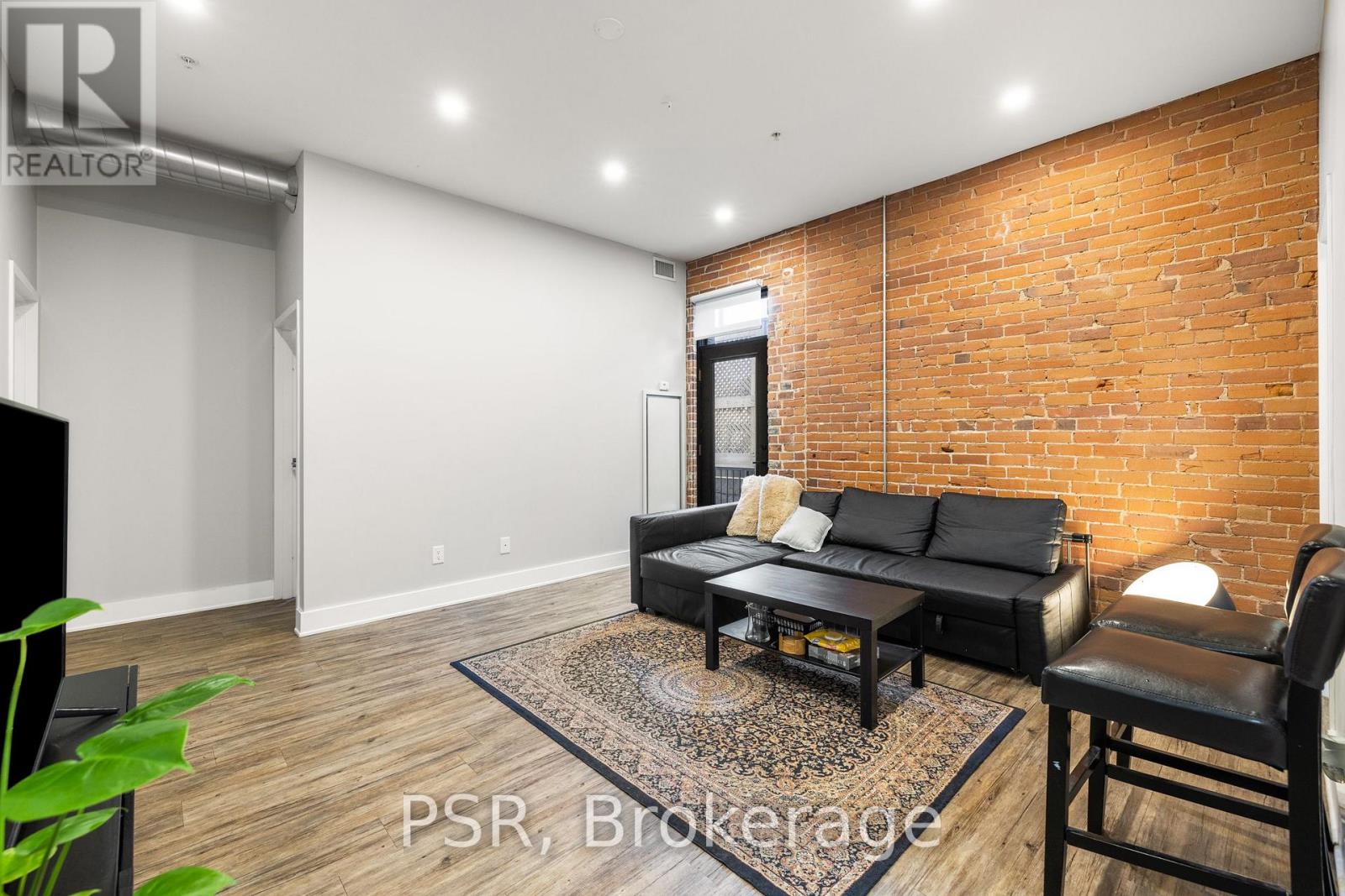 311 - 2870 Dundas Street W, Toronto, Ontario  M6P 1Y8 - Photo 2 - W12824612
