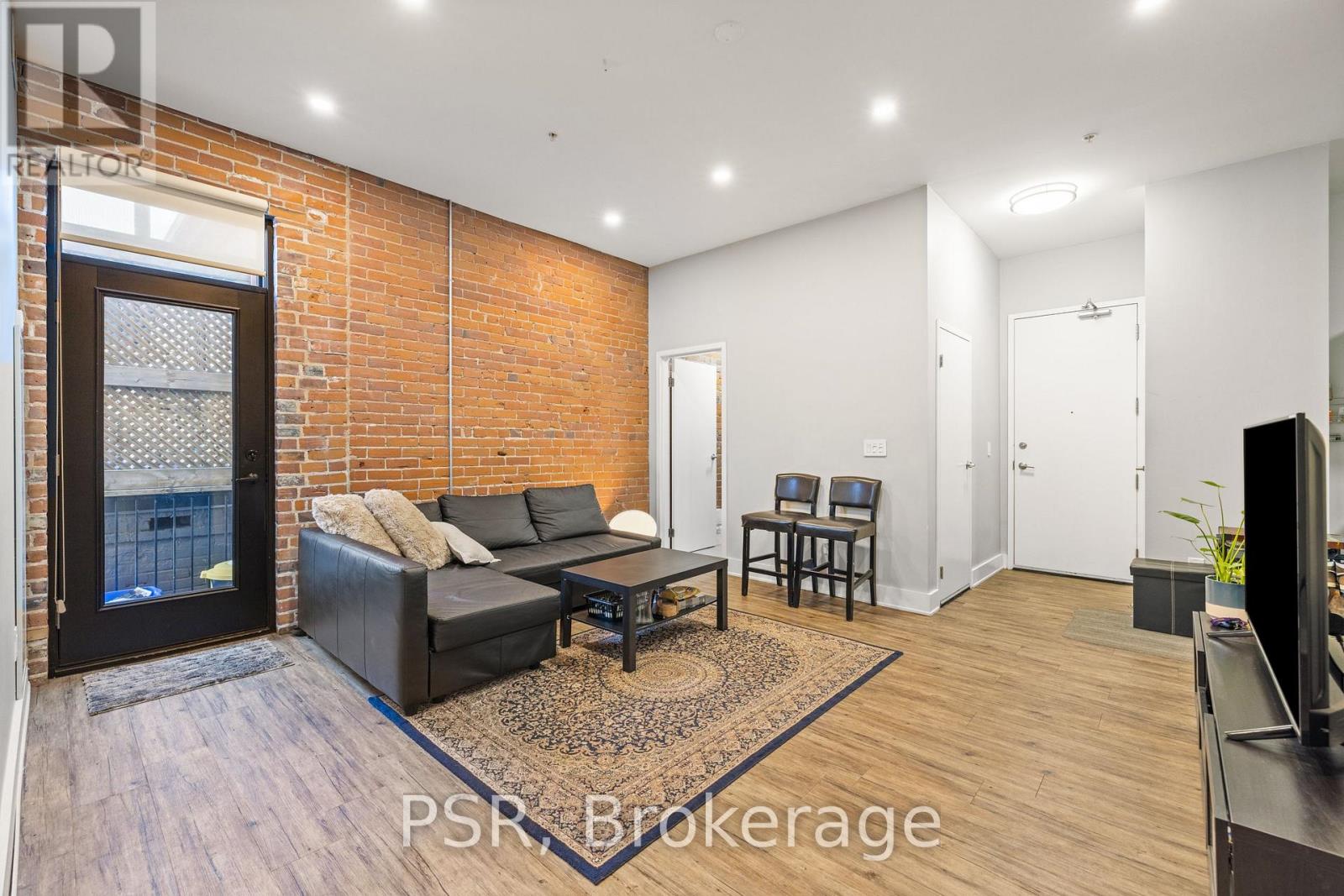 311 - 2870 Dundas Street W, Toronto, Ontario  M6P 1Y8 - Photo 3 - W12824612