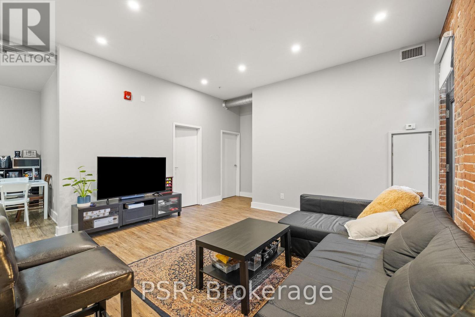 311 - 2870 Dundas Street W, Toronto, Ontario  M6P 1Y8 - Photo 4 - W12824612