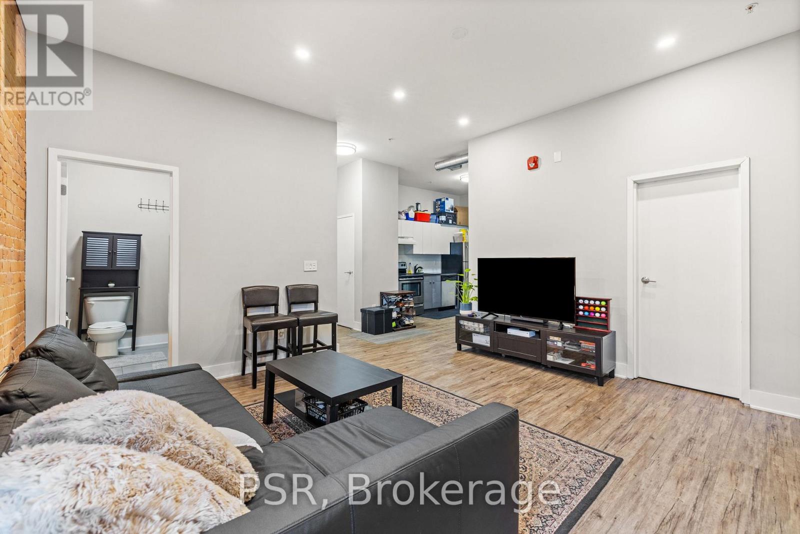 311 - 2870 Dundas Street W, Toronto, Ontario  M6P 1Y8 - Photo 5 - W12824612