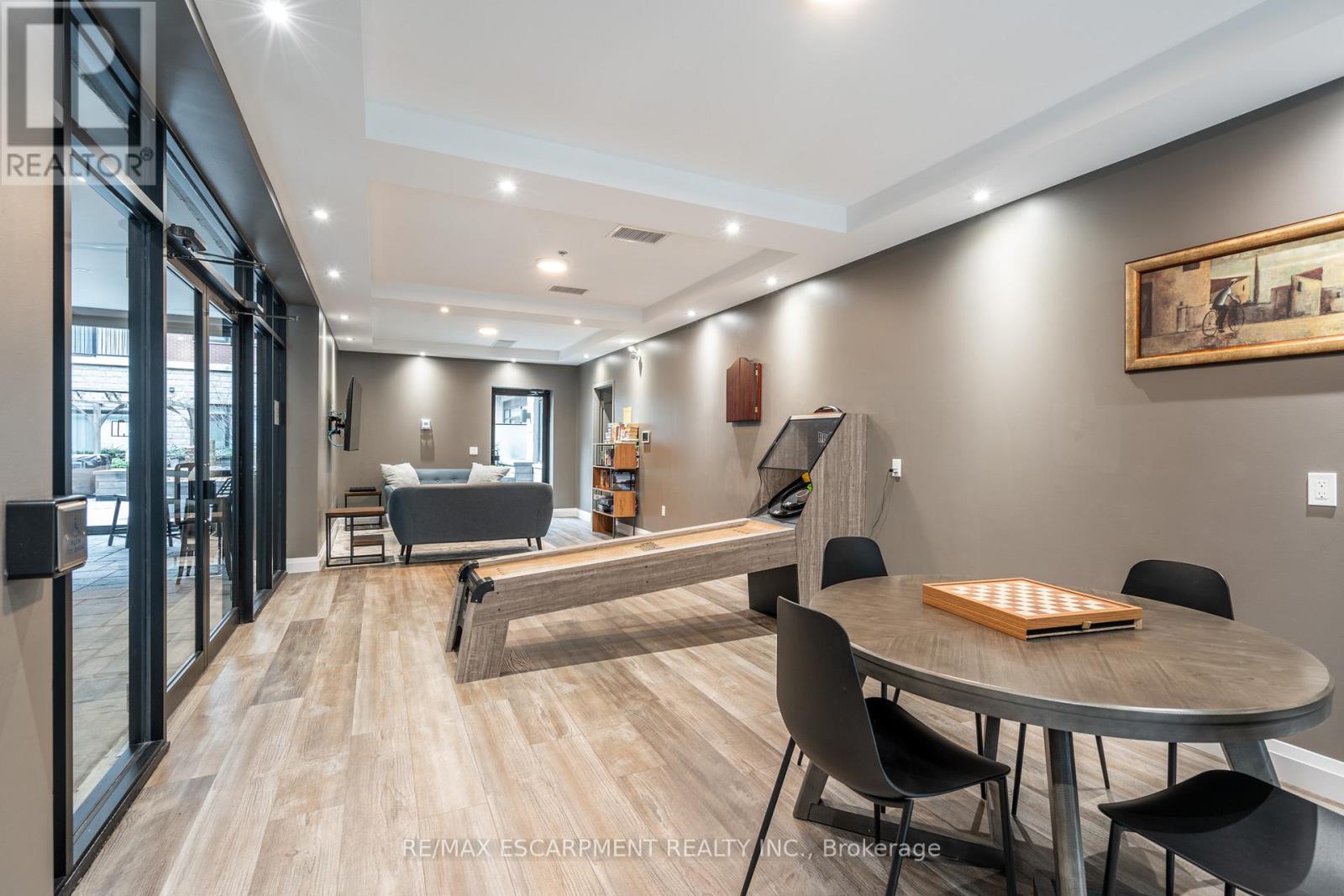 132 - 1 Redfern Avenue, Hamilton, Ontario  L9C 0E6 - Photo 22 - X12824500