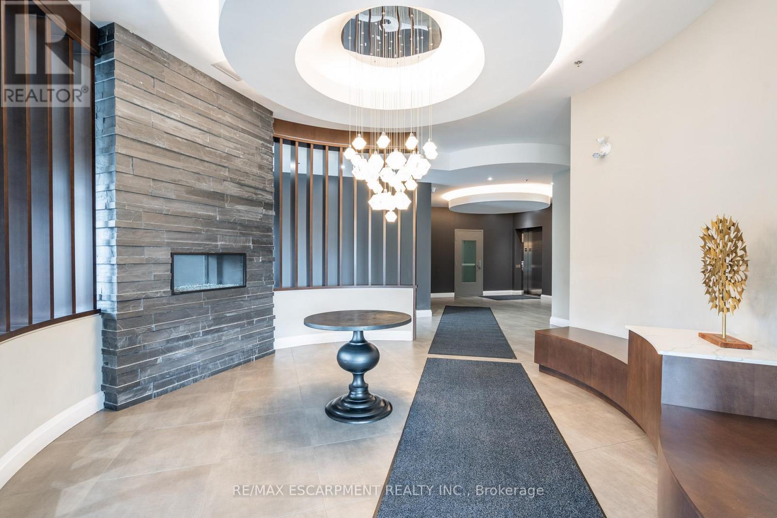 132 - 1 Redfern Avenue, Hamilton, Ontario  L9C 0E6 - Photo 4 - X12824500