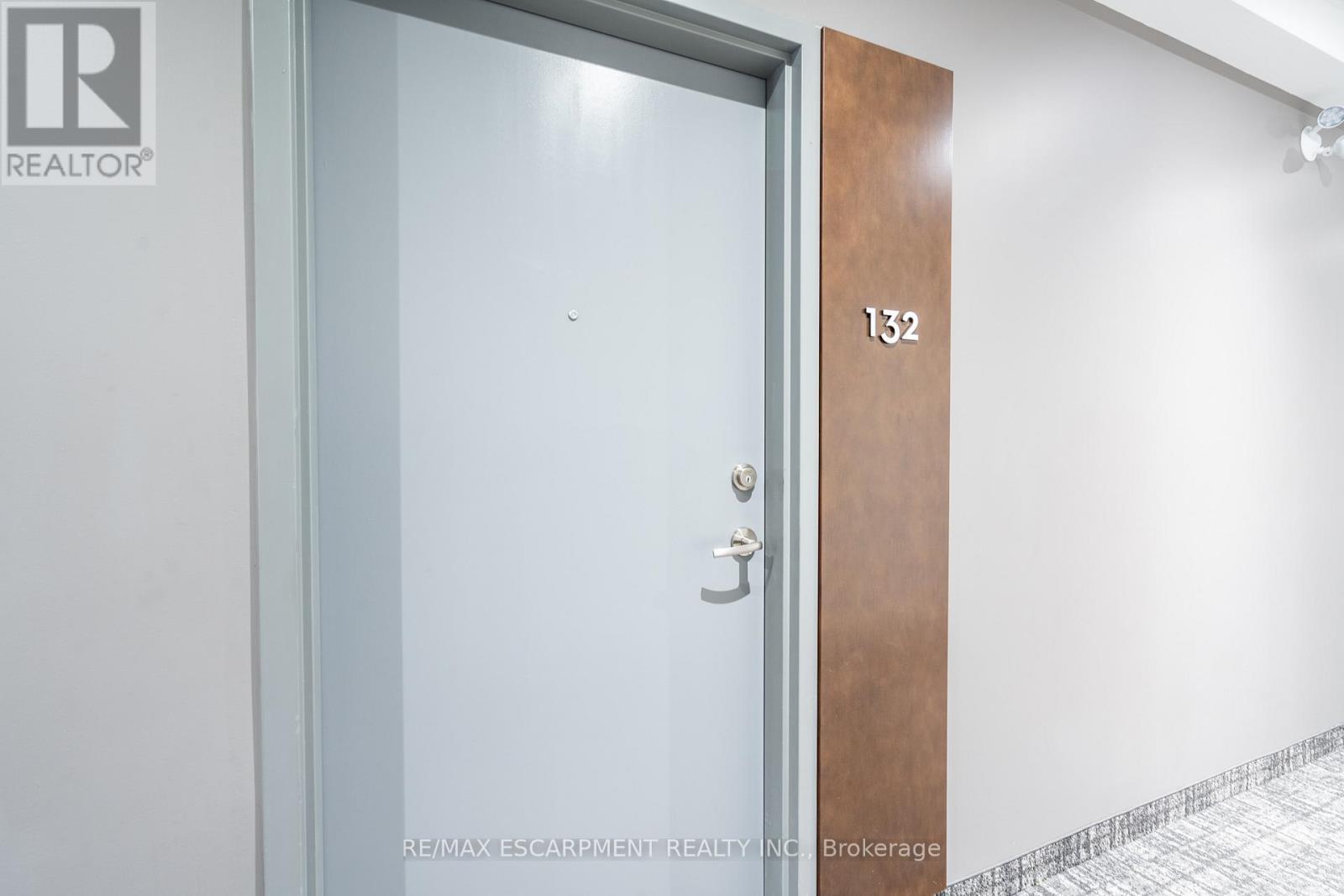 132 - 1 Redfern Avenue, Hamilton, Ontario  L9C 0E6 - Photo 6 - X12824500