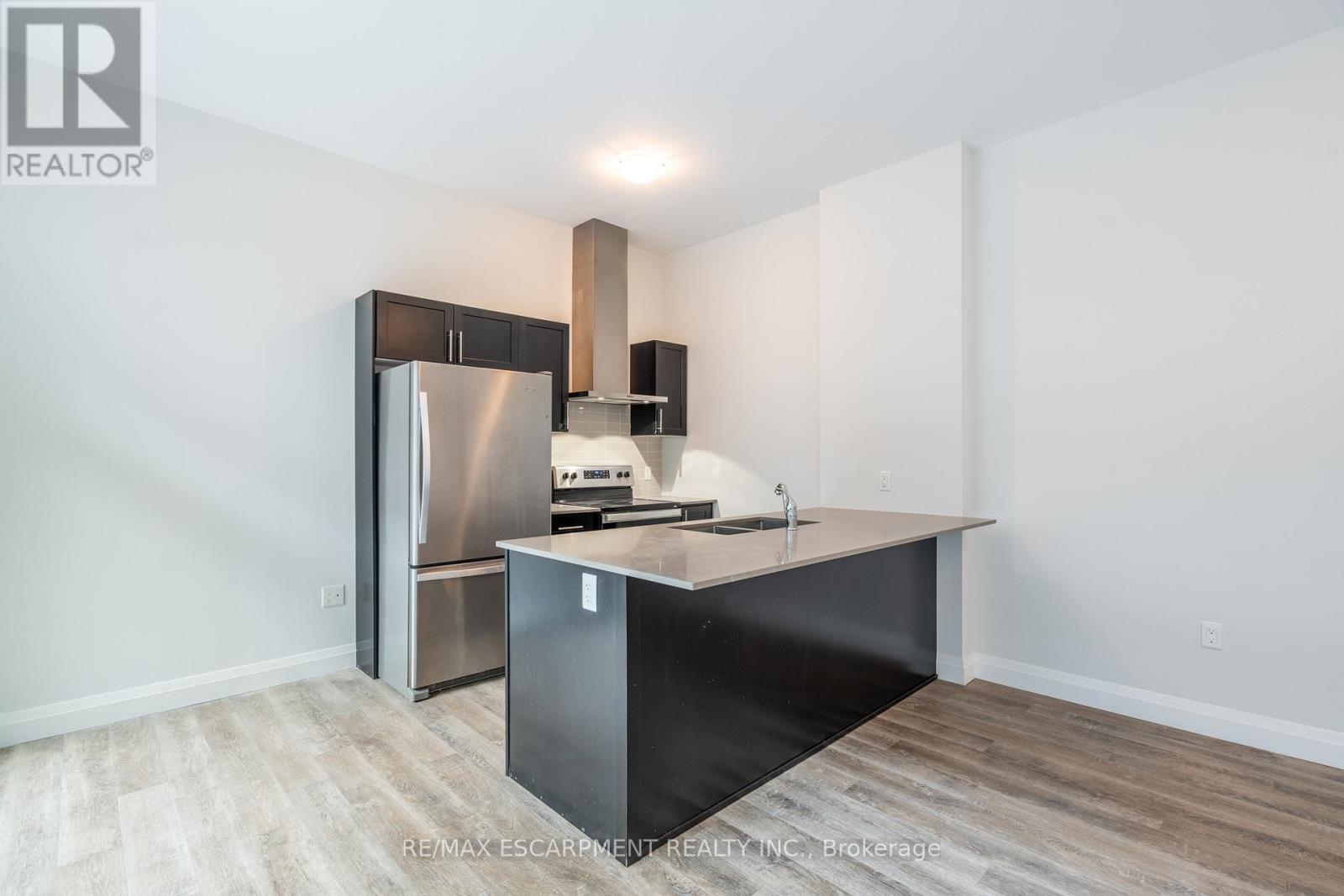 132 - 1 Redfern Avenue, Hamilton, Ontario  L9C 0E6 - Photo 9 - X12824500