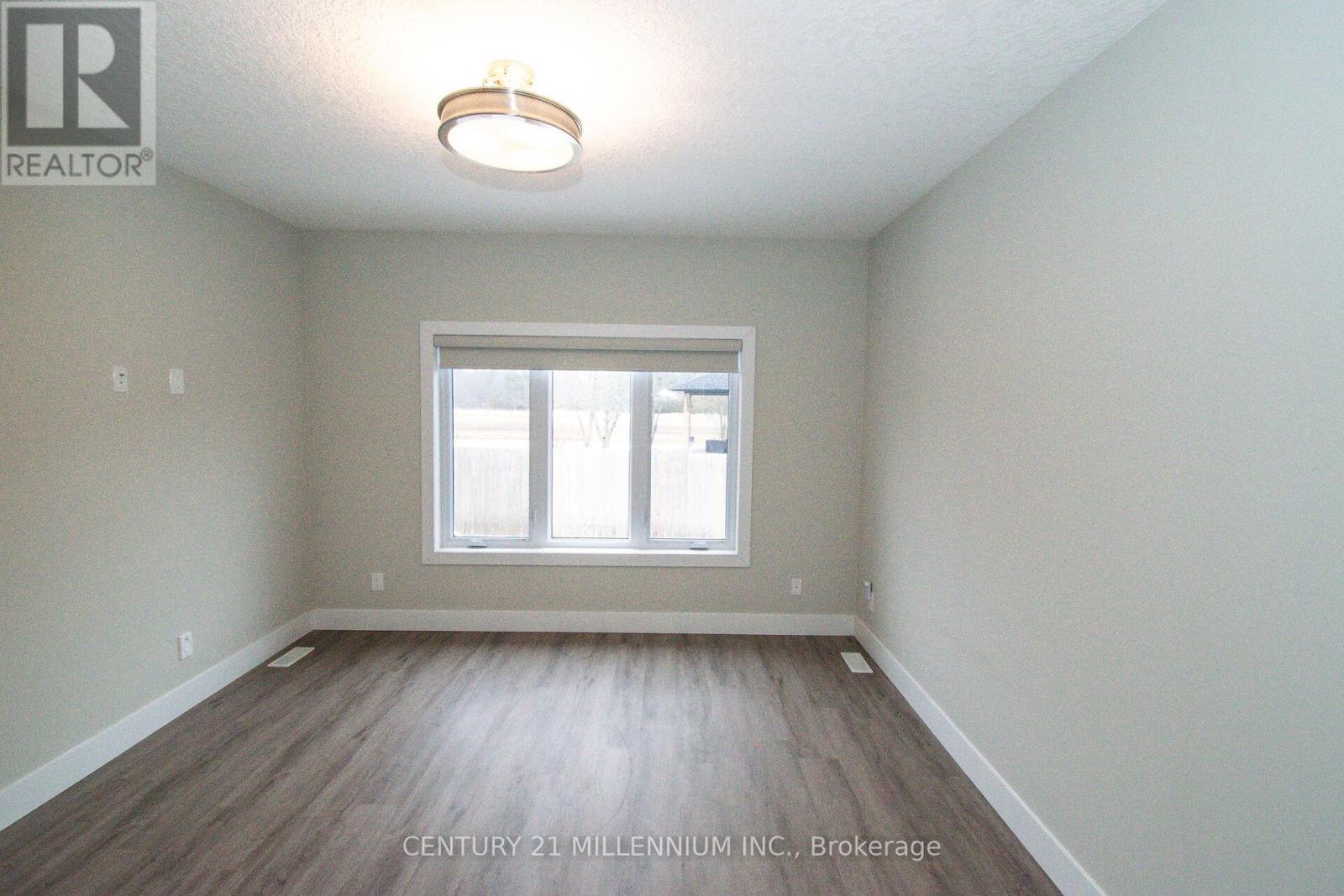 29 - 744 Nelson Street W, Norfolk, Ontario  N0A 1N0 - Photo 17 - X12824504