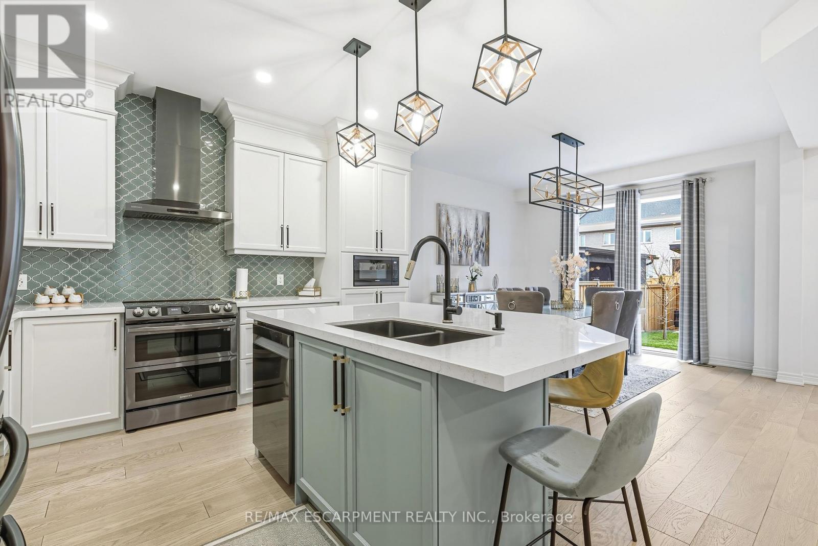 90 Robertson Road, Hamilton, Ontario  L9K 0H8 - Photo 10 - X12824542