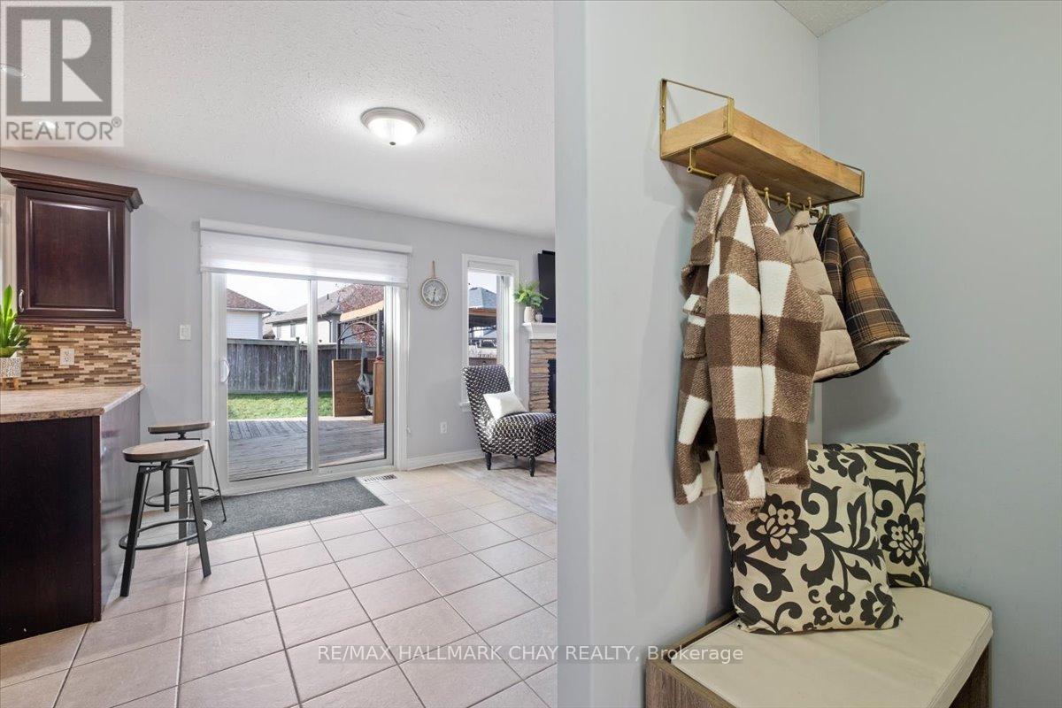 112 Silk Drive, Shelburne, Ontario  L9V 3E2 - Photo 12 - X12824574