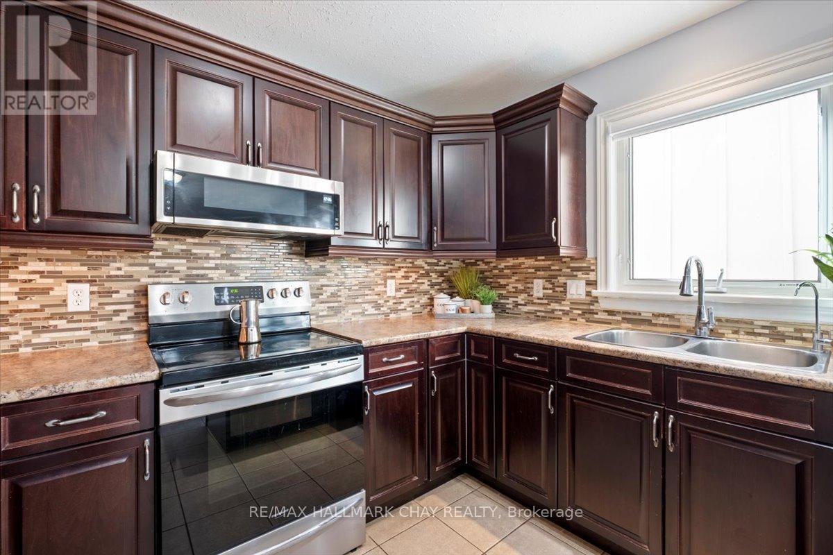 112 Silk Drive, Shelburne, Ontario  L9V 3E2 - Photo 16 - X12824574