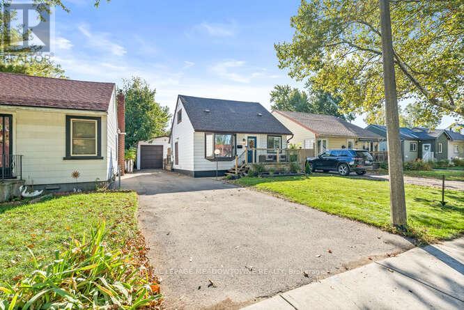 284 Ivon Avenue, Hamilton, Ontario  L8H 5T2 - Photo 3 - X12824602