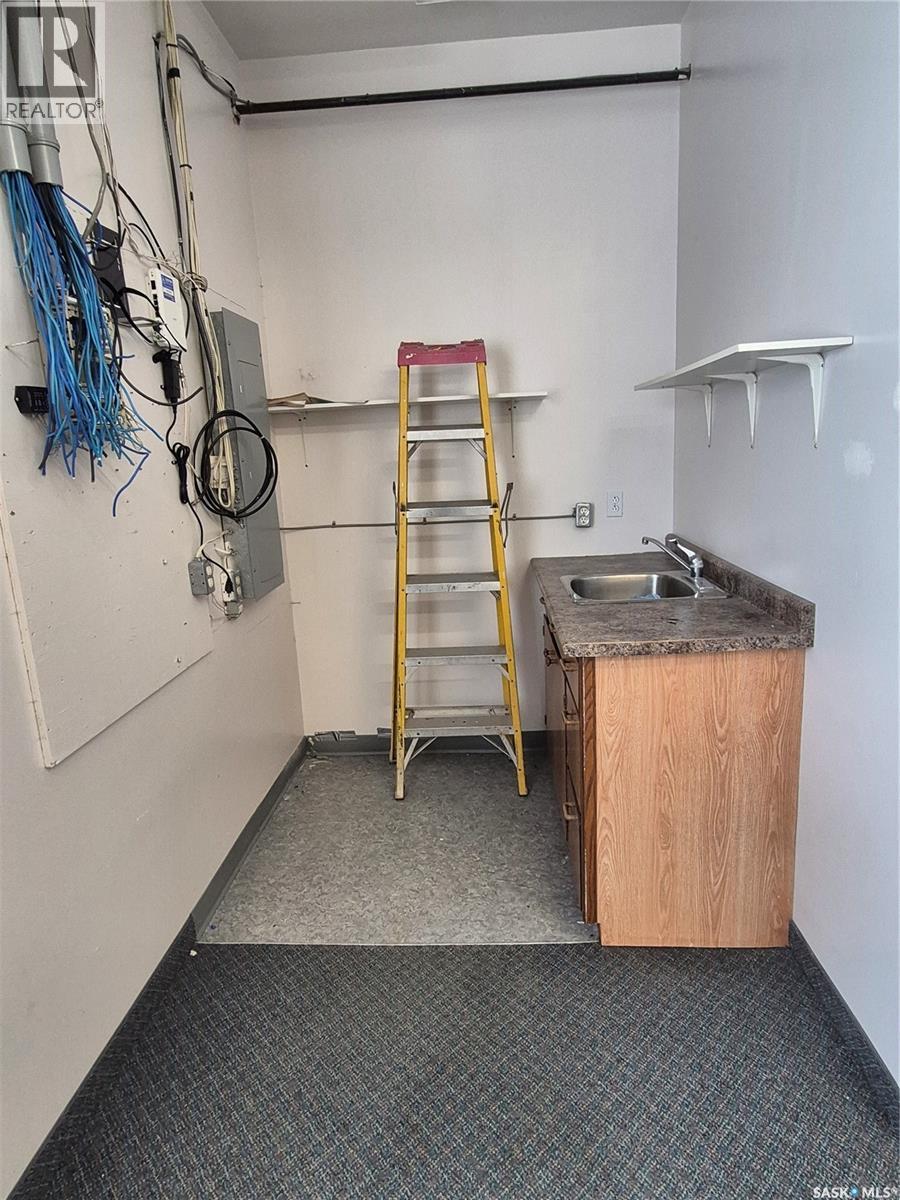 24 12th Street Ne, Weyburn, Saskatchewan  S4H 1K2 - Photo 11 - SK029262