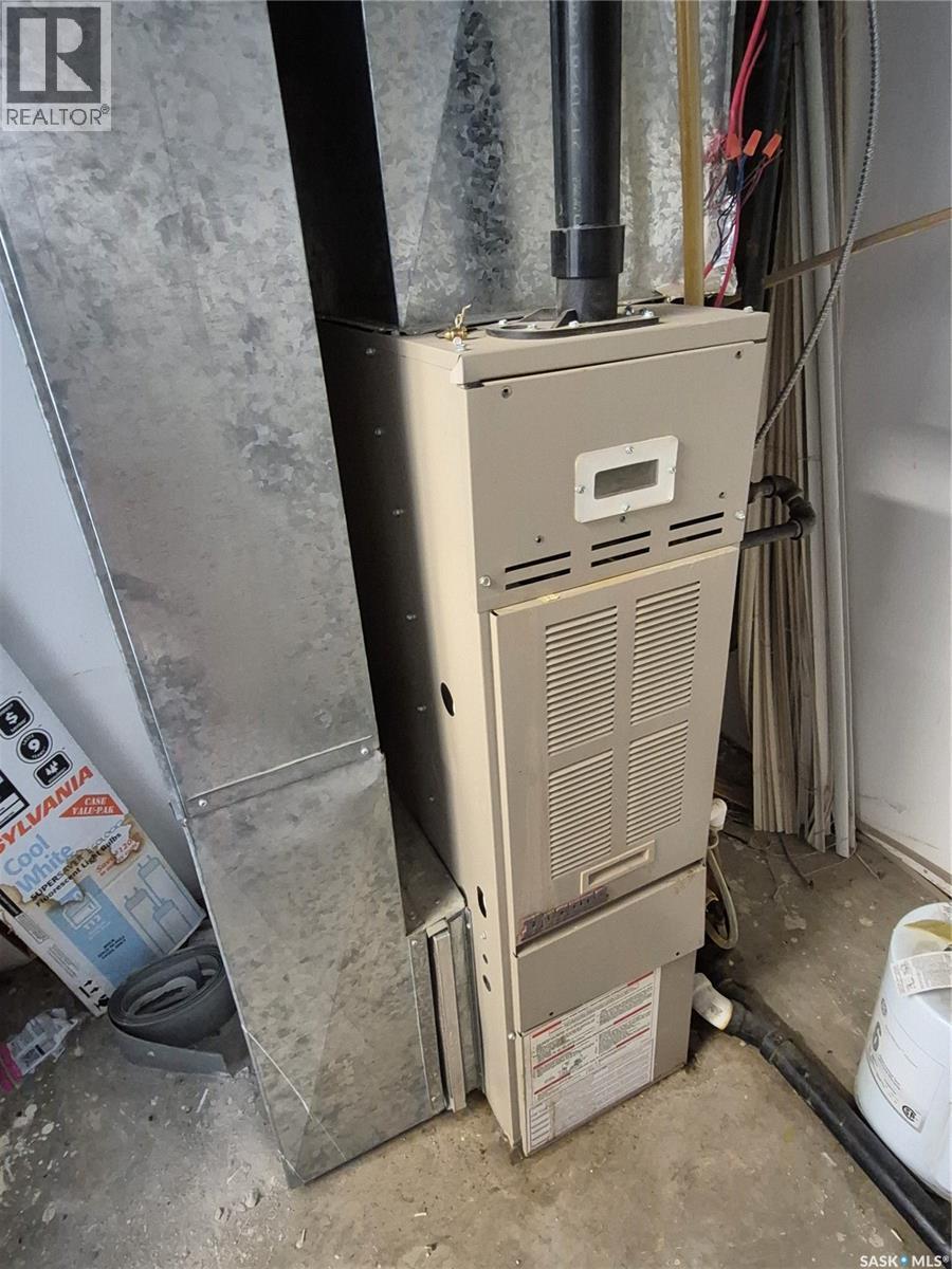 24 12th Street Ne, Weyburn, Saskatchewan  S4H 1K2 - Photo 12 - SK029262