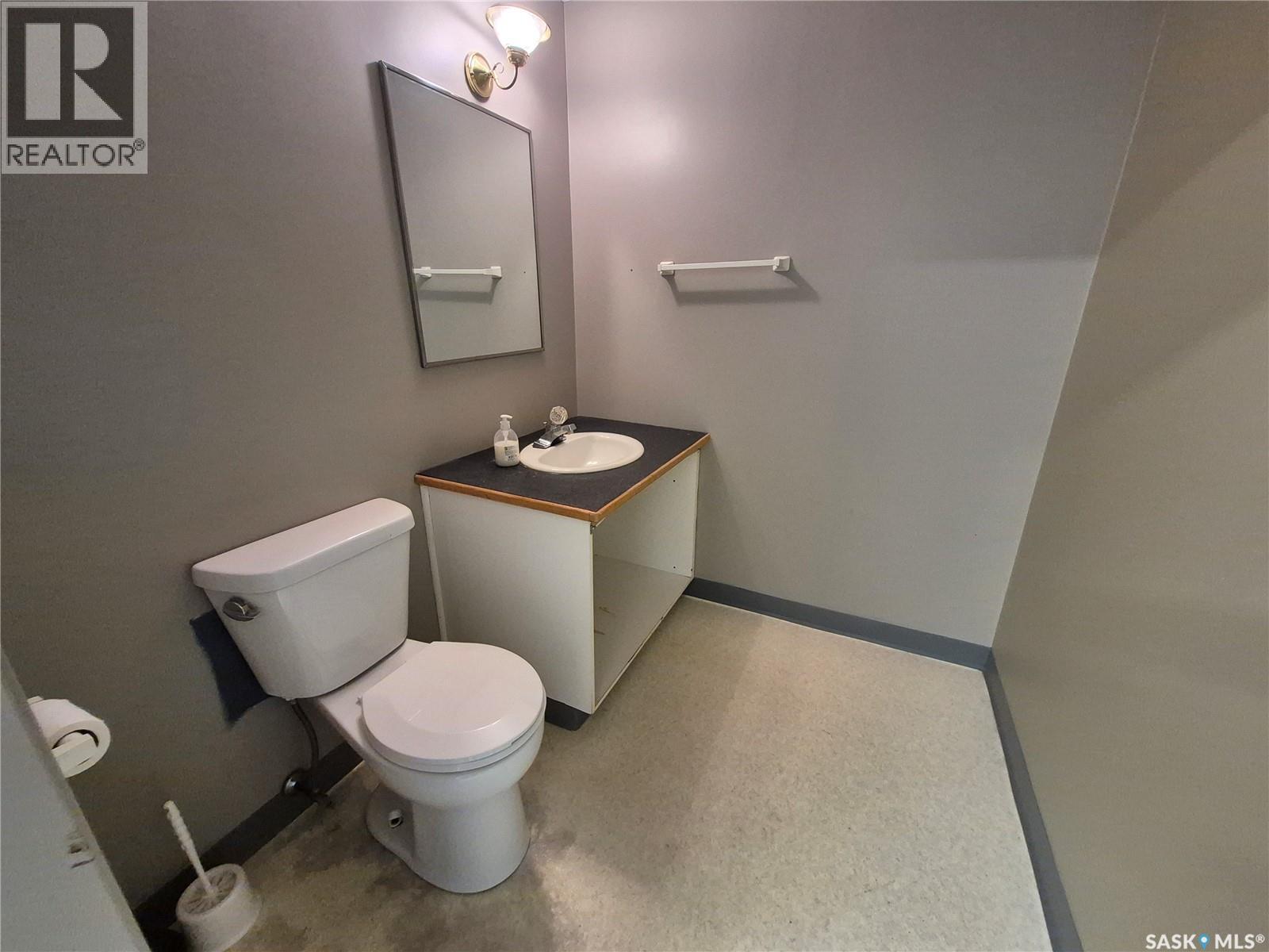 24 12th Street Ne, Weyburn, Saskatchewan  S4H 1K2 - Photo 13 - SK029262