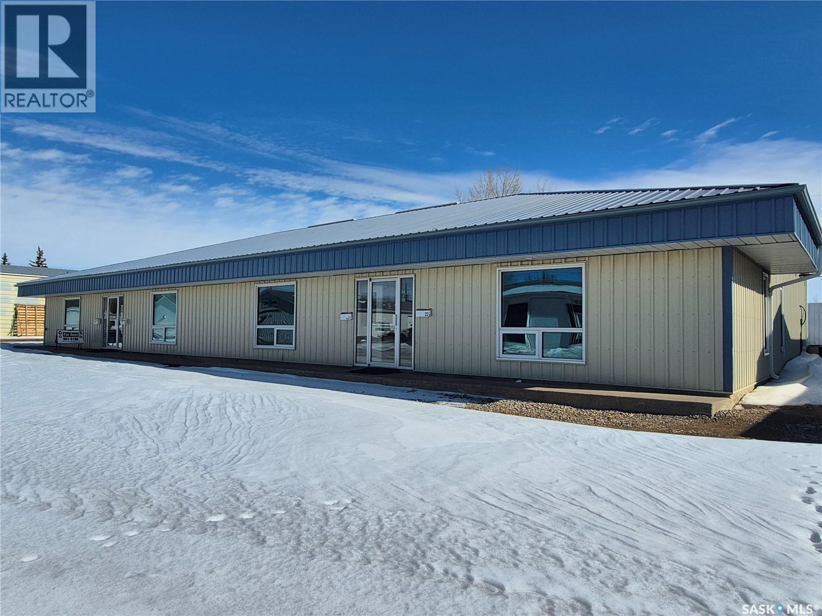 24 12th Street Ne, Weyburn, Saskatchewan  S4H 1K2 - Photo 2 - SK029262