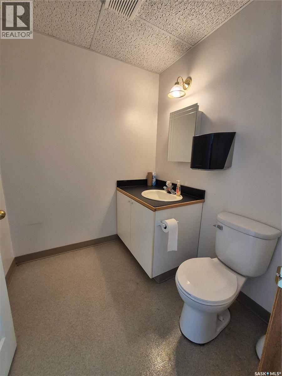 24 12th Street Ne, Weyburn, Saskatchewan  S4H 1K2 - Photo 46 - SK029262