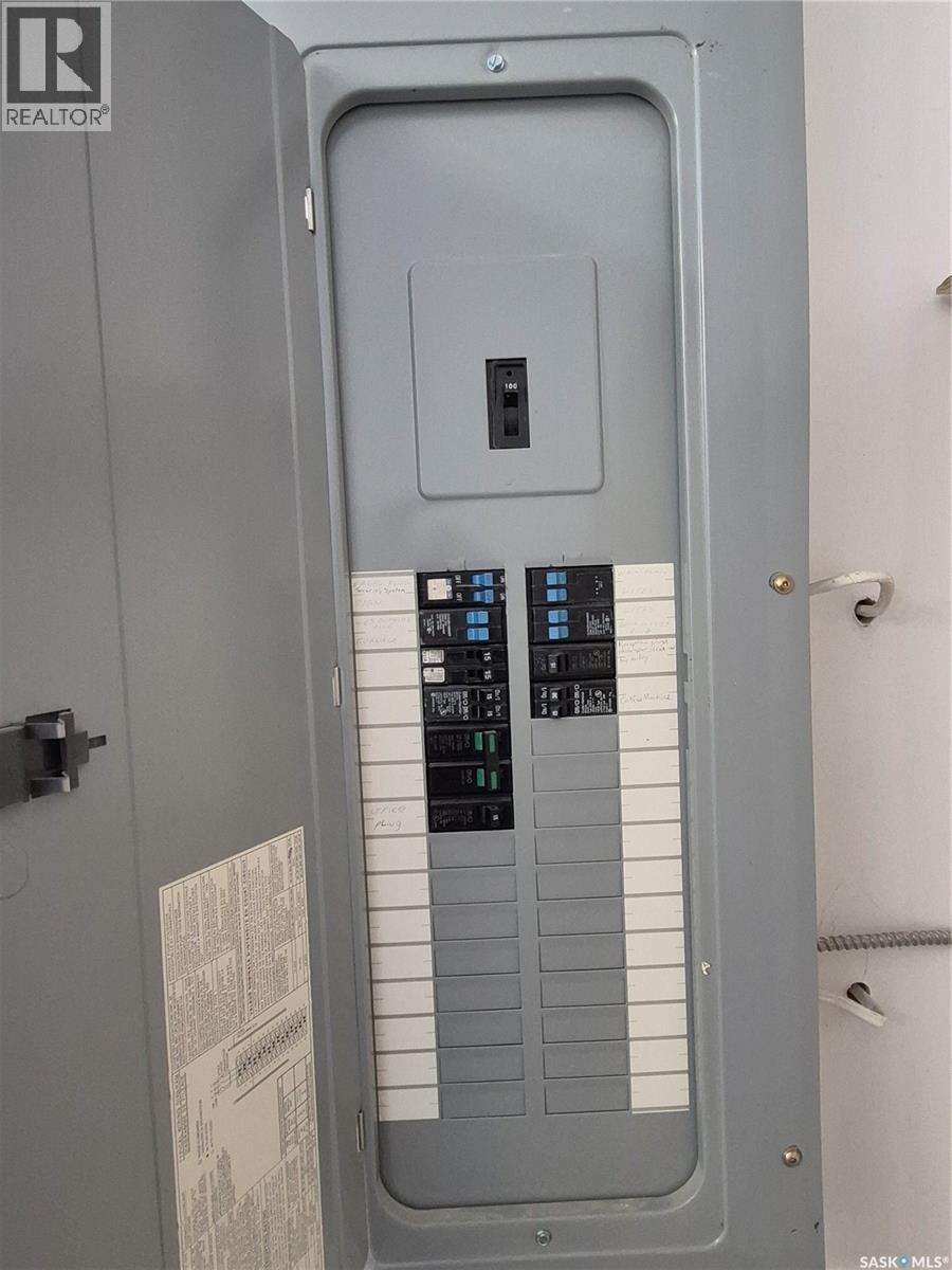 24 12th Street Ne, Weyburn, Saskatchewan  S4H 1K2 - Photo 6 - SK029262