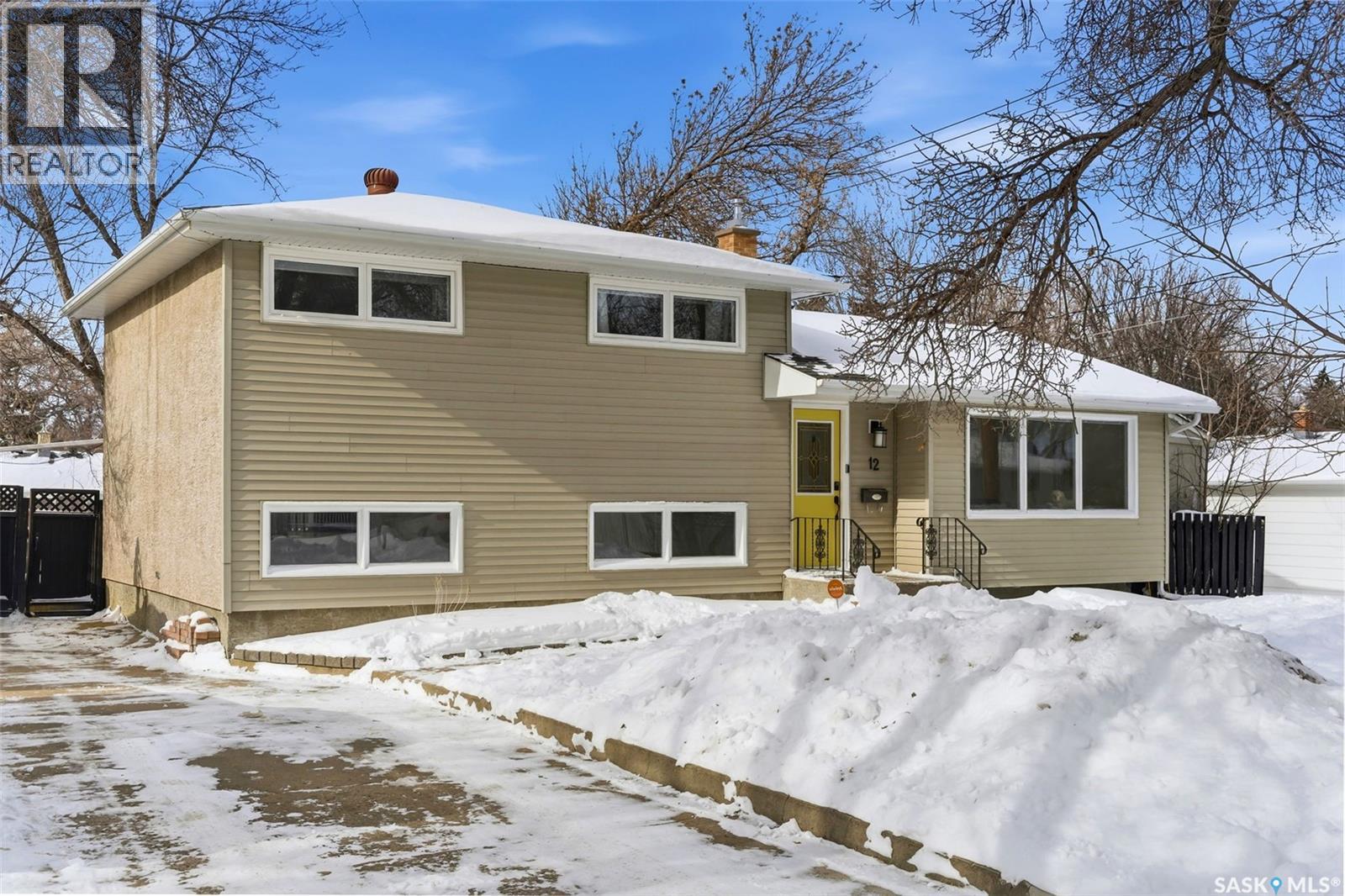 12 Montgomery Road, Regina, Saskatchewan  S4S 5C4 - Photo 1 - SK029242