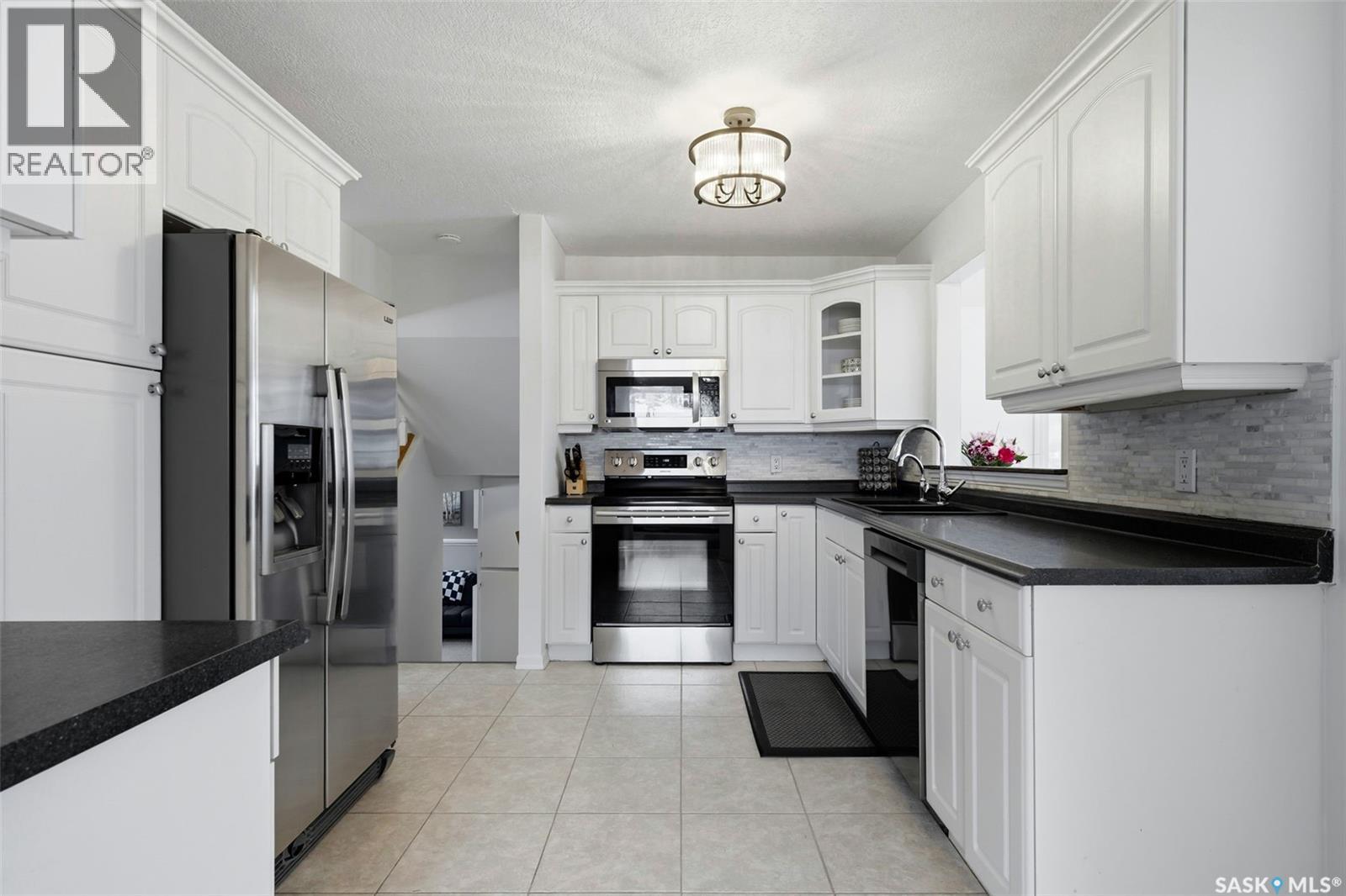 12 Montgomery Road, Regina, Saskatchewan  S4S 5C4 - Photo 8 - SK029242