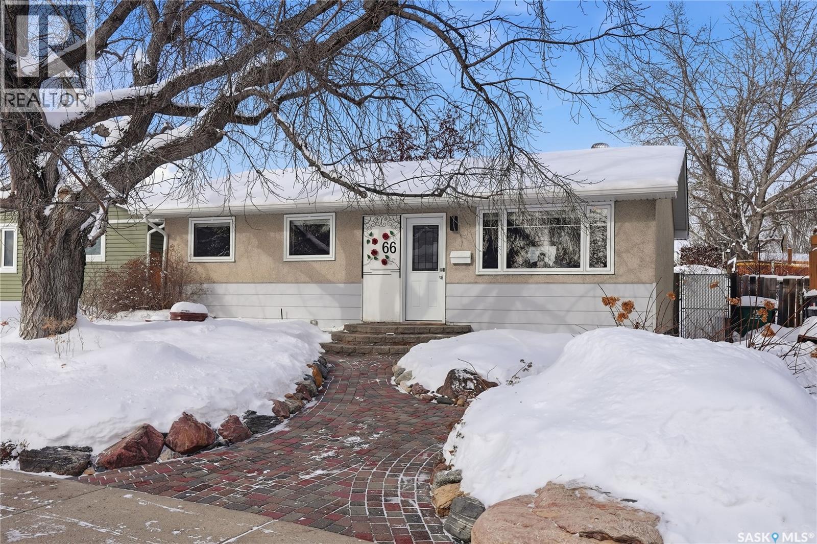 66 Confederation Crescent, Saskatoon, Saskatchewan  S7L 4V2 - Photo 1 - SK029155