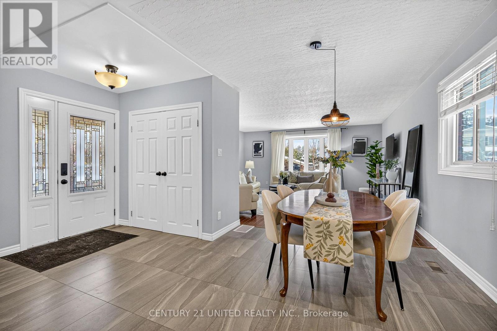 1268 Hopewell Avenue, Peterborough, Ontario  K9H 6T3 - Photo 5 - X12824618