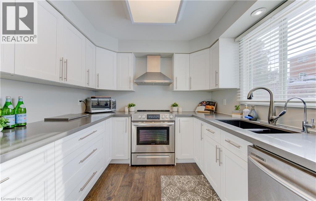 456 Oakfield Court, Waterloo, Ontario  N2T 1X5 - Photo 8 - 40803372