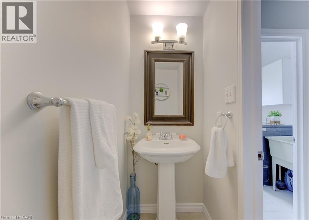 456 Oakfield Court, Waterloo, Ontario  N2T 1X5 - Photo 19 - 40803372