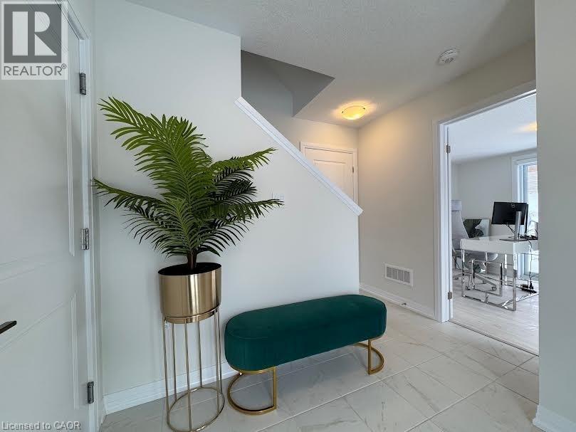 21 Urbane Boulevard, Kitchener, Ontario  N2E 0H8 - Photo 2 - 40808055