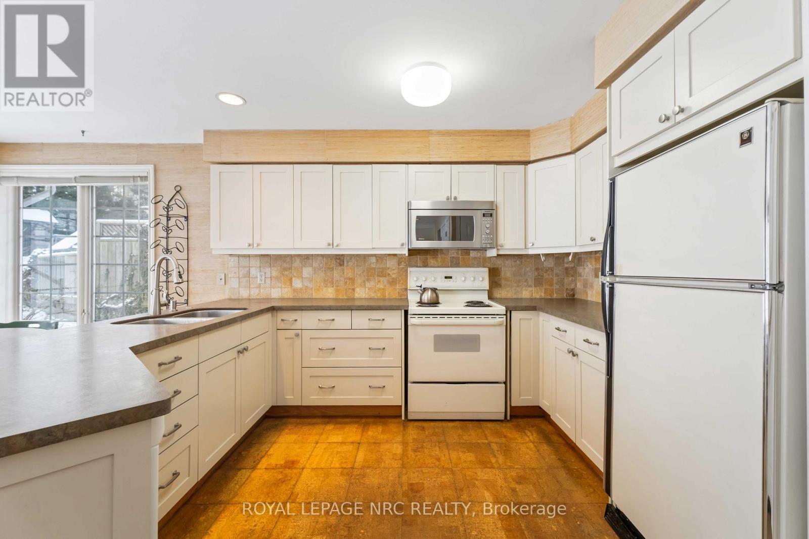 192 Woodside Drive, St. Catharines, Ontario  L2T 1X6 - Photo 17 - X12824688