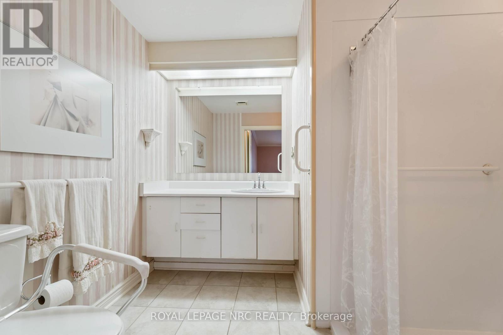 192 Woodside Drive, St. Catharines, Ontario  L2T 1X6 - Photo 23 - X12824688