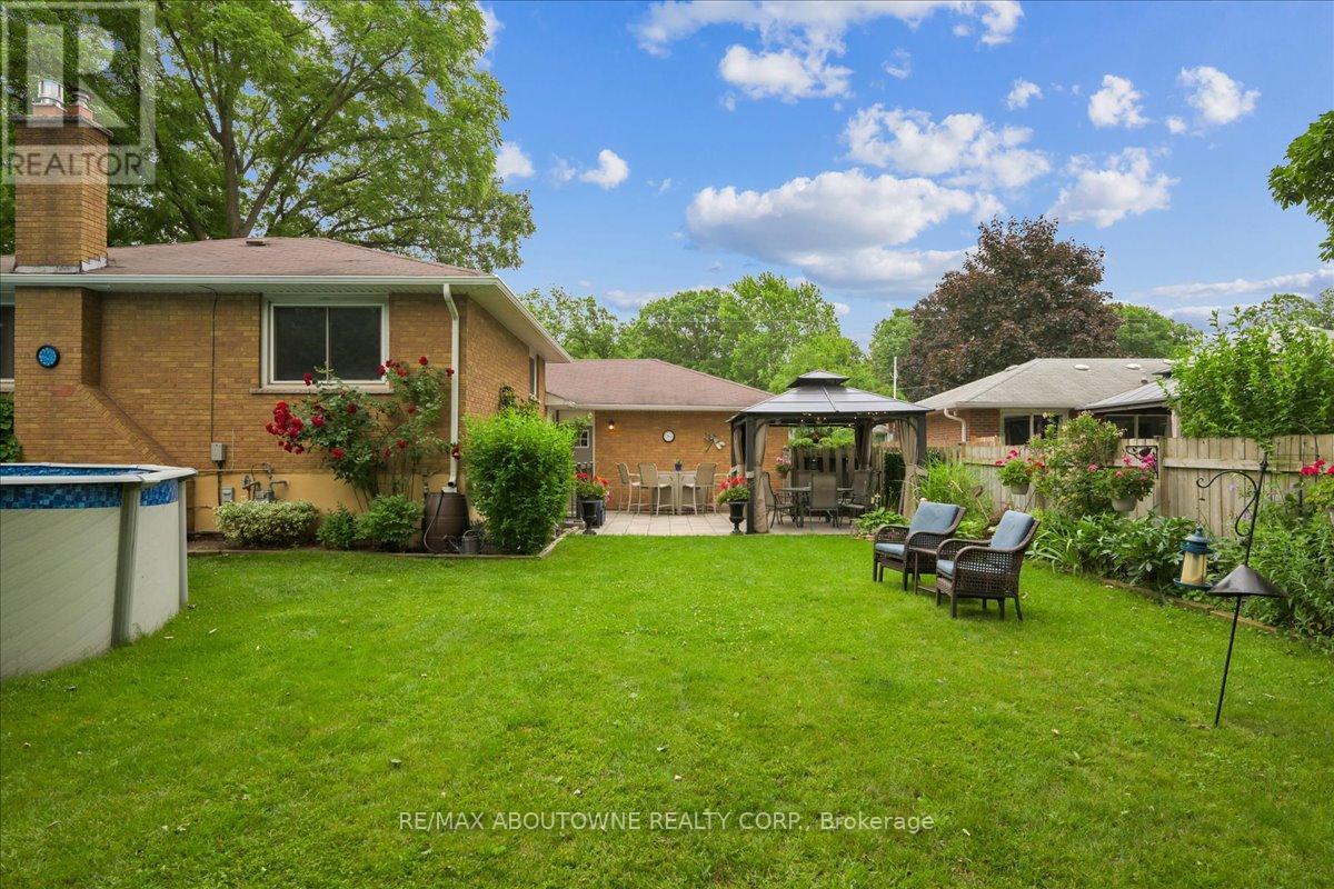 2033 Saxon Road, Oakville, Ontario  L6L 2V1 - Photo 40 - W12822550