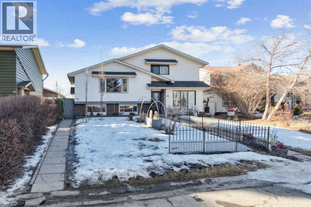 70 Midridge Gardens Se, Calgary, Alberta  T2X 1C3 - Photo 2 - A2282145